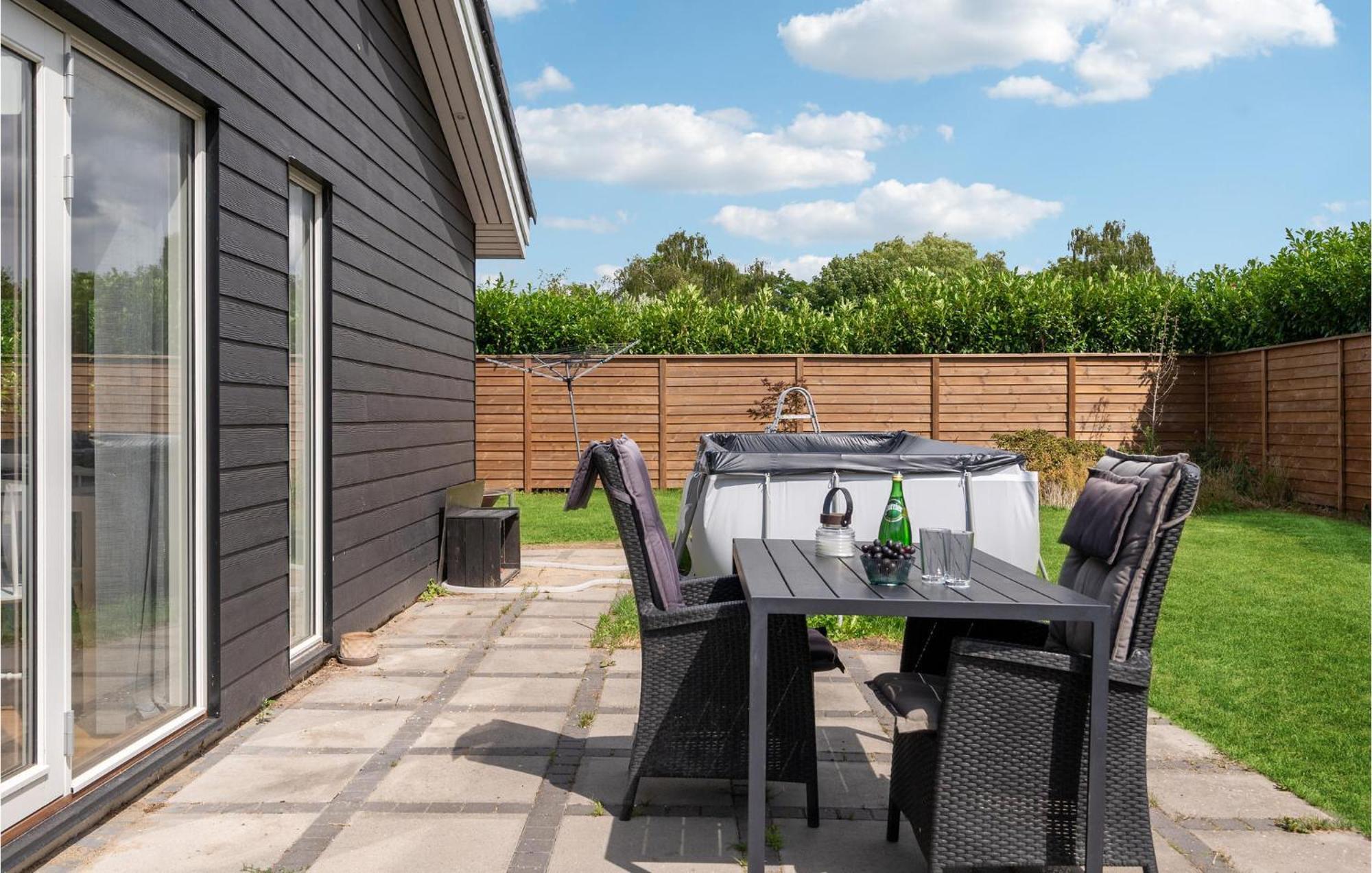Amazing Home In Glostrup With Wifi Экстерьер фото